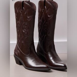 Stradivarius cowboy Dark Brown Heeled Boots size 8 (Please read description)